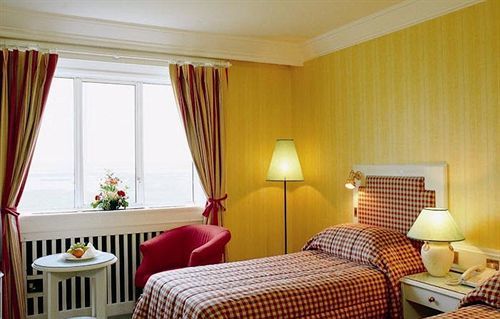 Riverside Park Hotel Macroom Ngoại thất bức ảnh