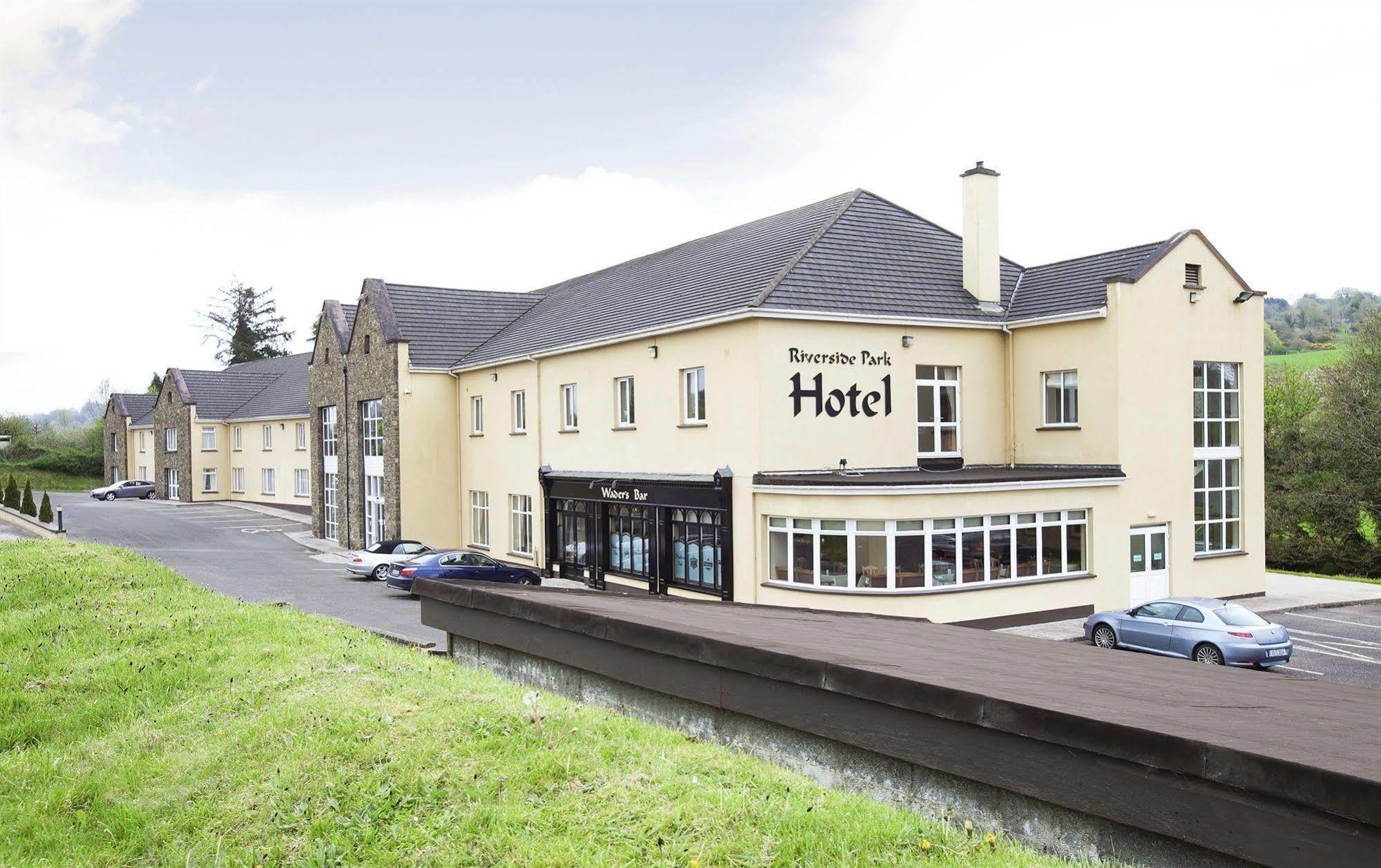 Riverside Park Hotel Macroom Ngoại thất bức ảnh