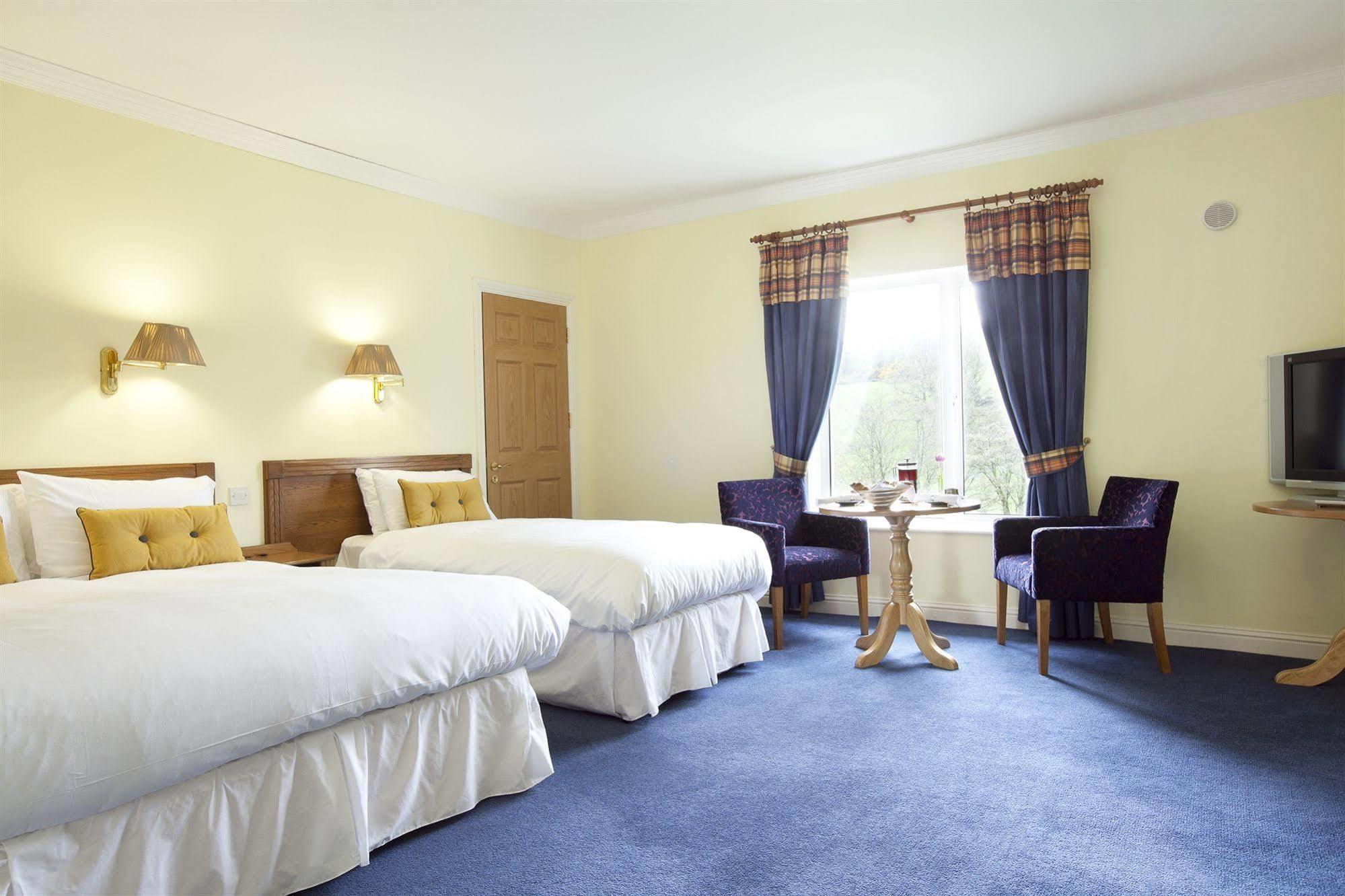 Riverside Park Hotel Macroom Ngoại thất bức ảnh